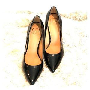 NWT Kelsi dagger classic black pointed heel 6.5